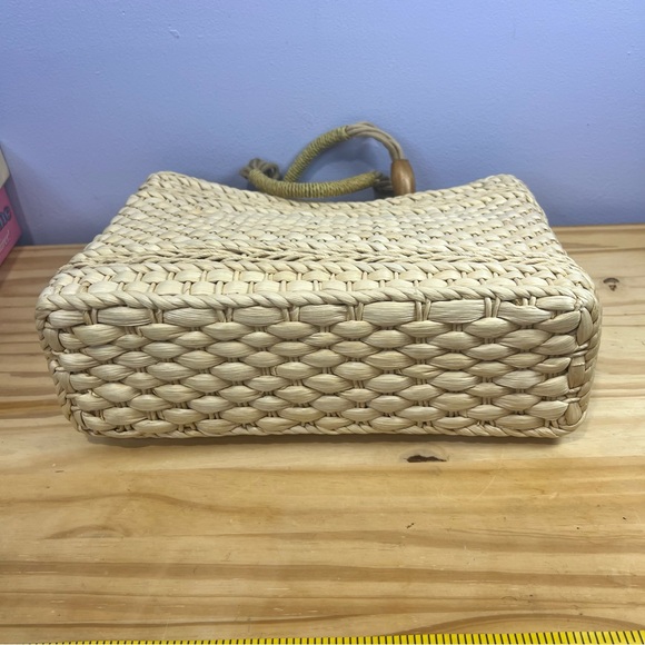 Fossil Straw Tote - Picture 7 of 10